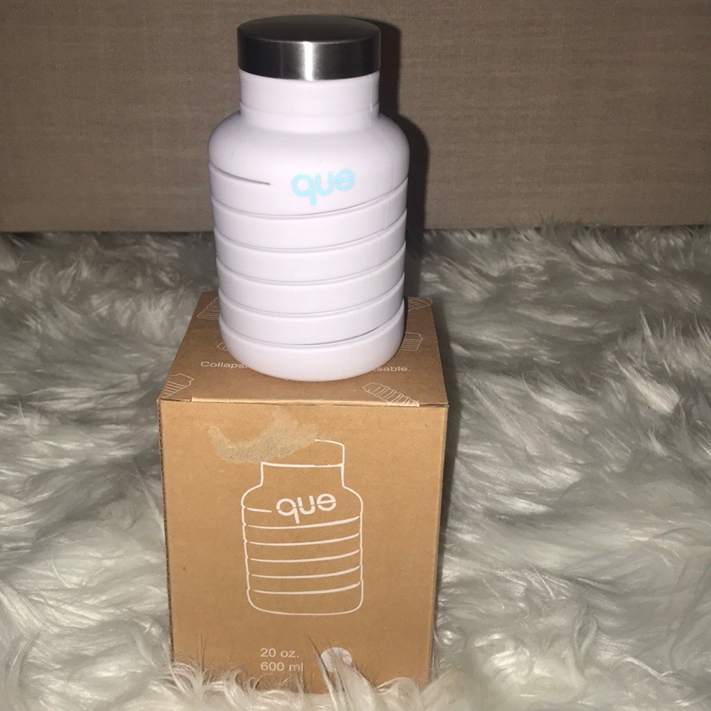 Que travel water bottle